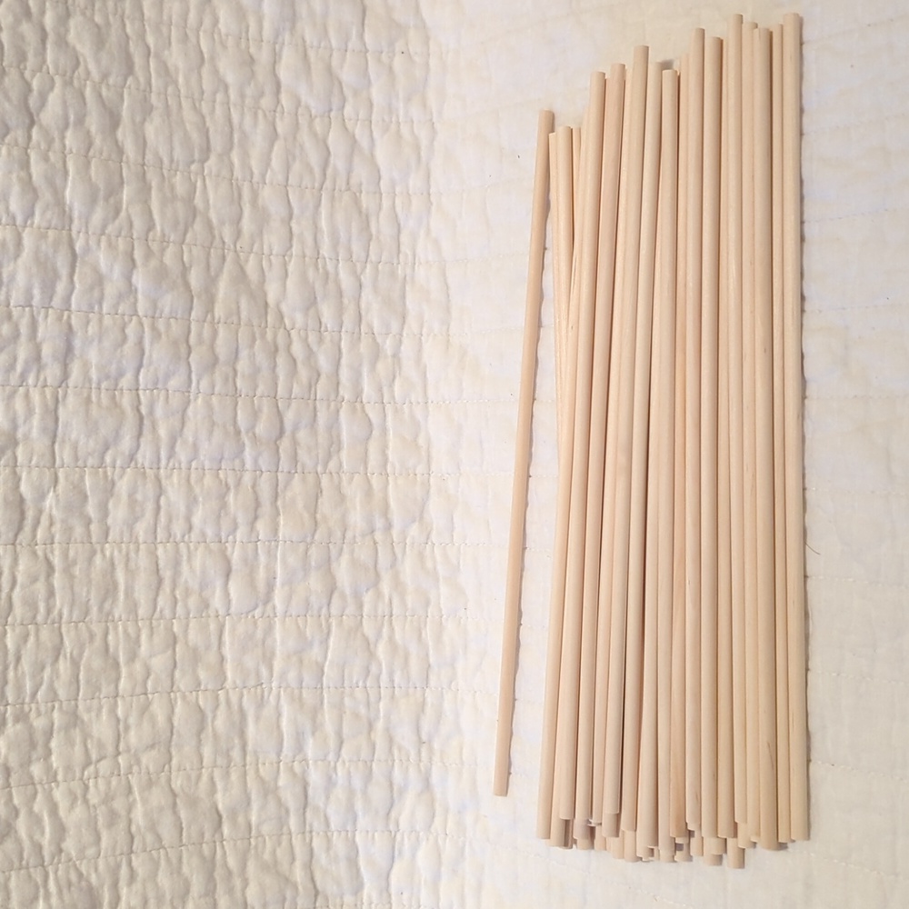100x wooden dowels